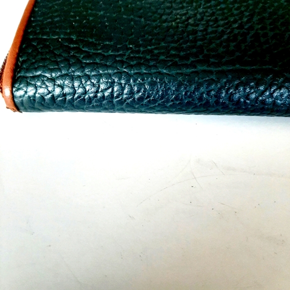 Guess Green Wallet - Picture 3 of 9